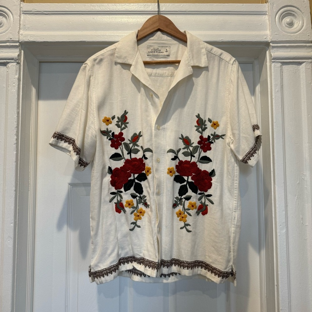 NWOT Abercrombie and Fitch Men’s Embroidered Linen Button Up Button Down Shirt